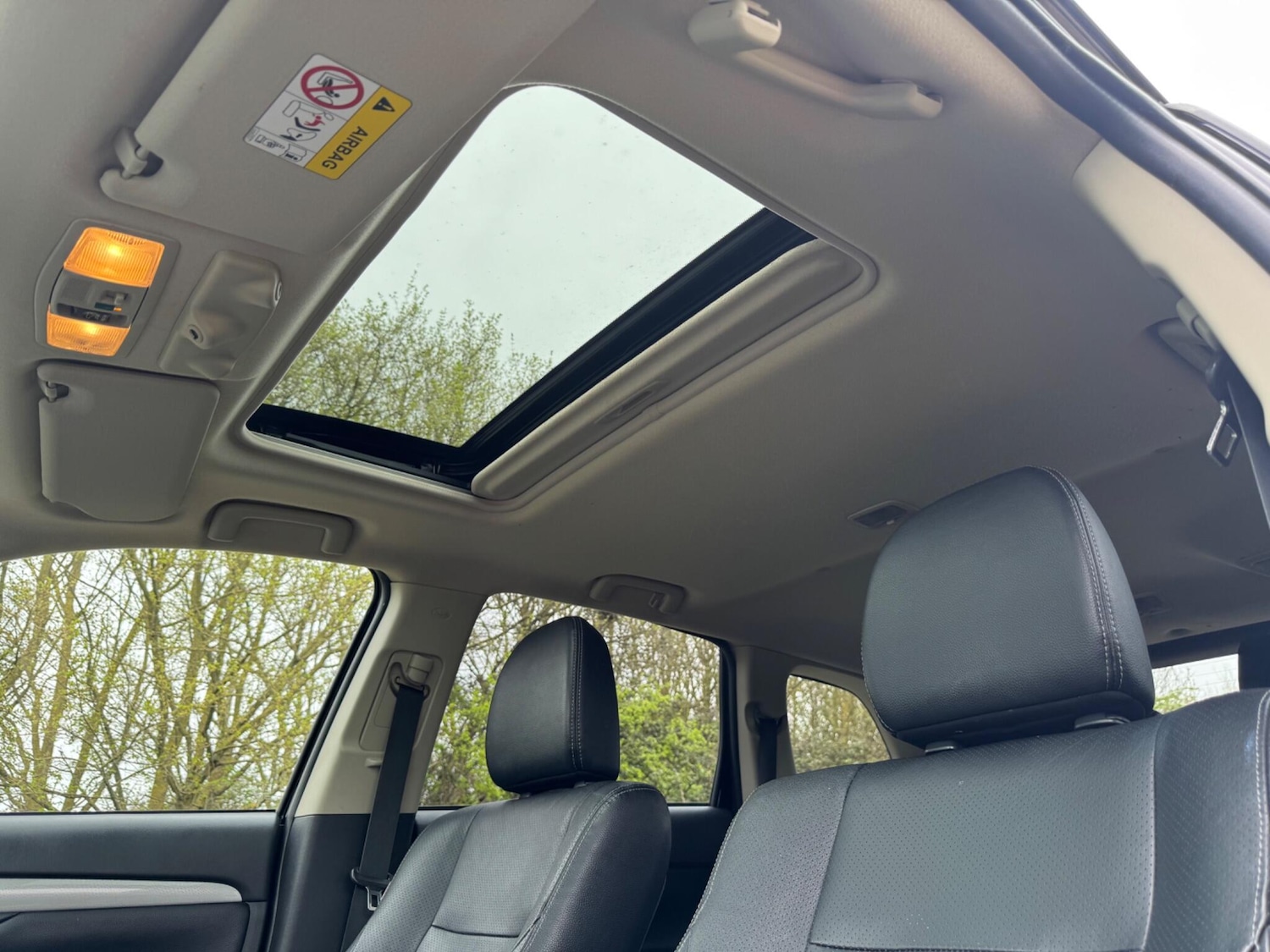 Used Mitsubishi Outlander 2015 for sale - 78101127: Photo 31