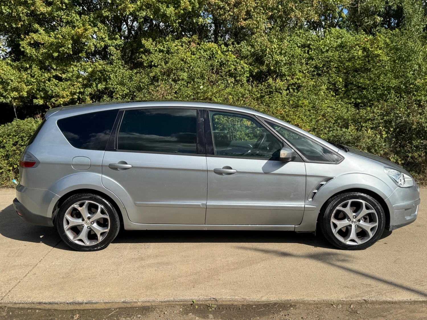 Used Ford S-Max 2022 for sale - 76987671: Photo 4