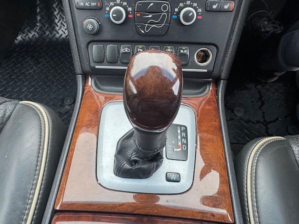 Used Volvo XC90 2010 for sale - 76239454: Photo 17