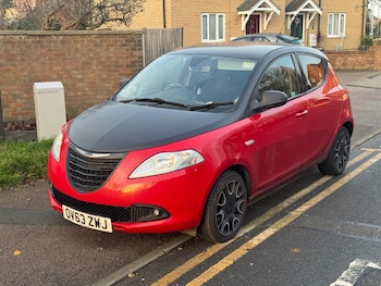 Used Chrysler Ypsilon 2014 for sale - 76952268: Photo