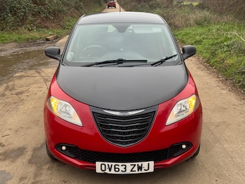 Used Chrysler Ypsilon 2014 for sale - 76952268: Photo