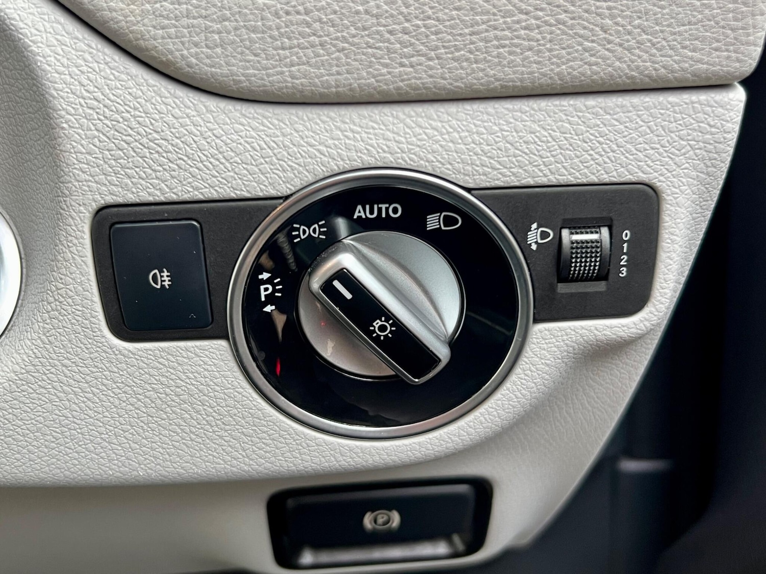 Used Mercedes-Benz CLA 2017 for sale - 77478710: Photo 15