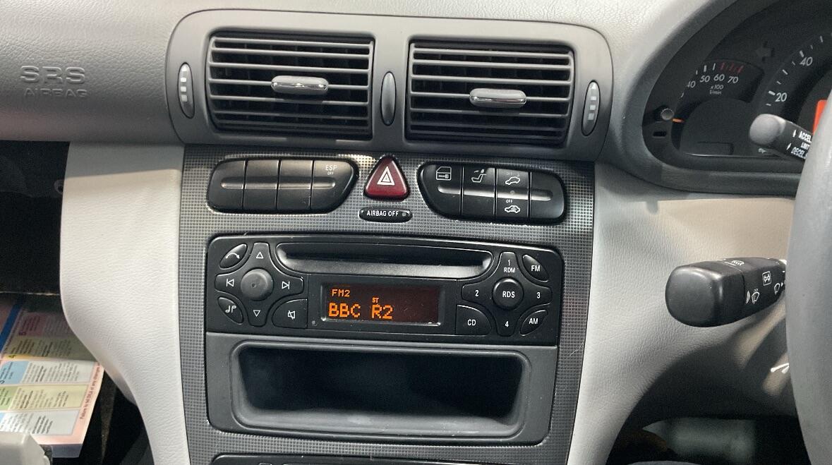 Used Mercedes-Benz C Class 2002 for sale - 77585803: Photo 11