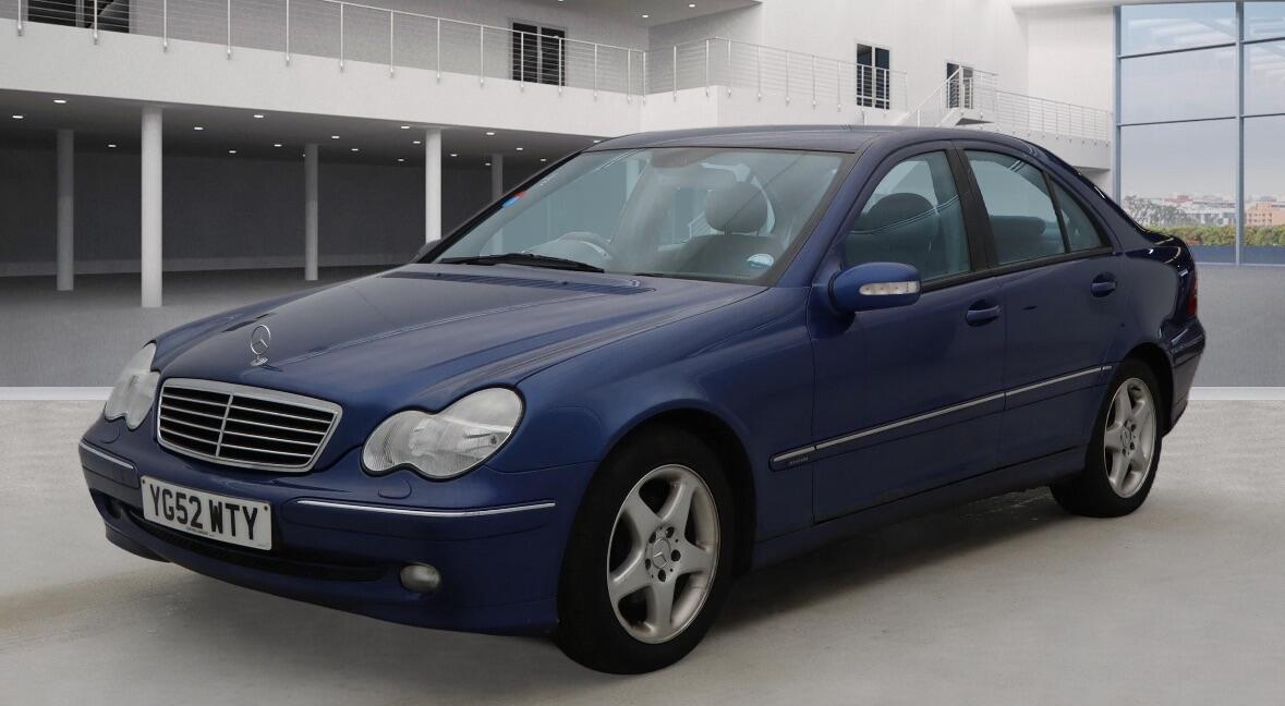 Used Mercedes-Benz C Class 2002 for sale - 77585803: Photo 2