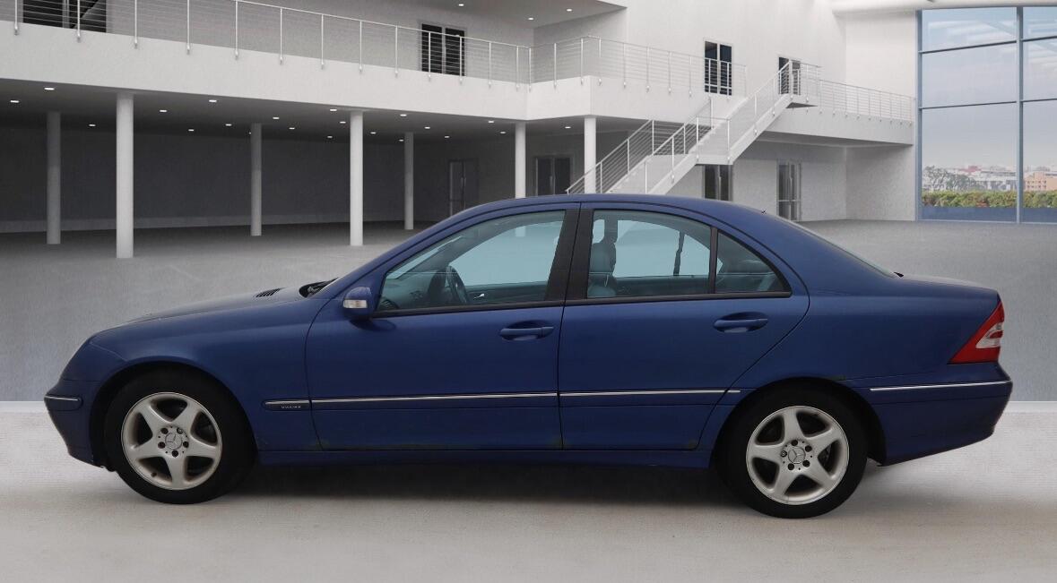 Used Mercedes-Benz C Class 2002 for sale - 77585803: Photo 6