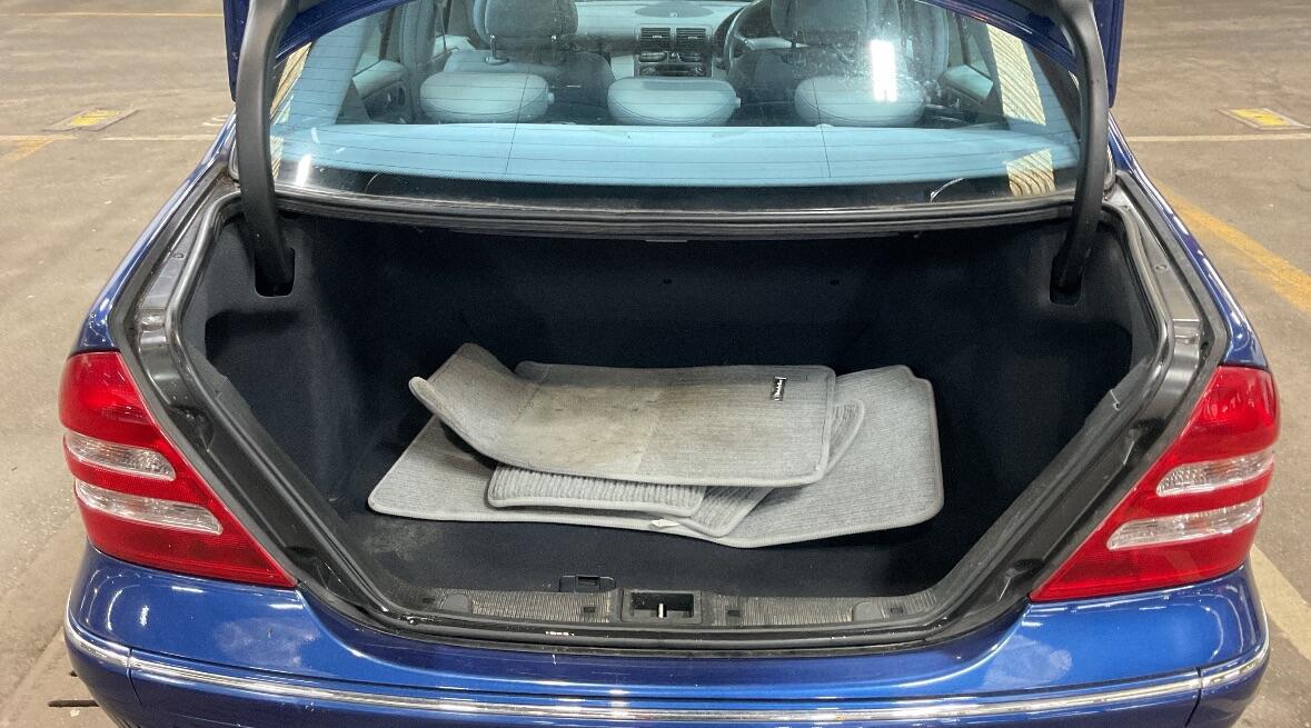 Used Mercedes-Benz C Class 2002 for sale - 77585803: Photo 7