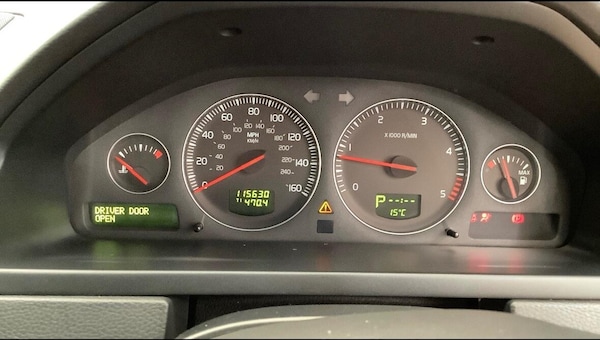Used Volvo XC90 2010 for sale - 76239897: Photo 9