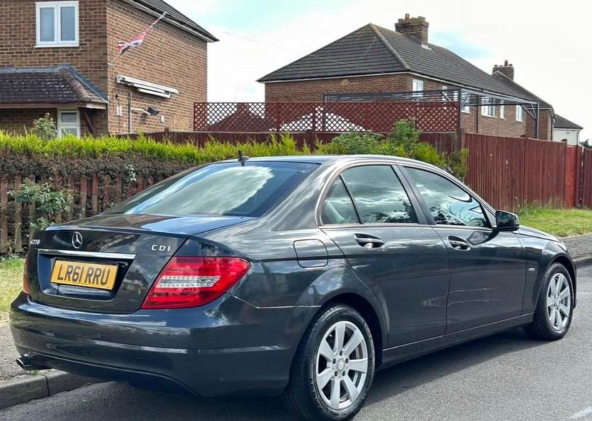 Used Mercedes-Benz C Class 2011 for sale - 76990509: Photo 3