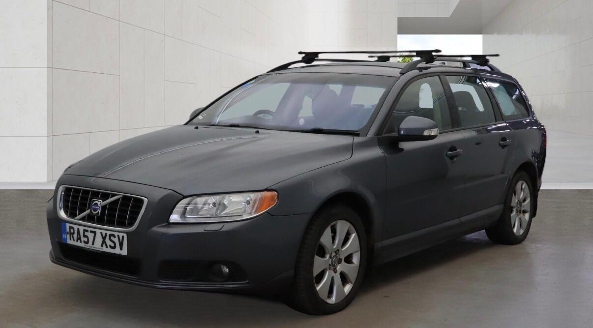 Used Volvo V70 for sale - 78127446: Photo 2