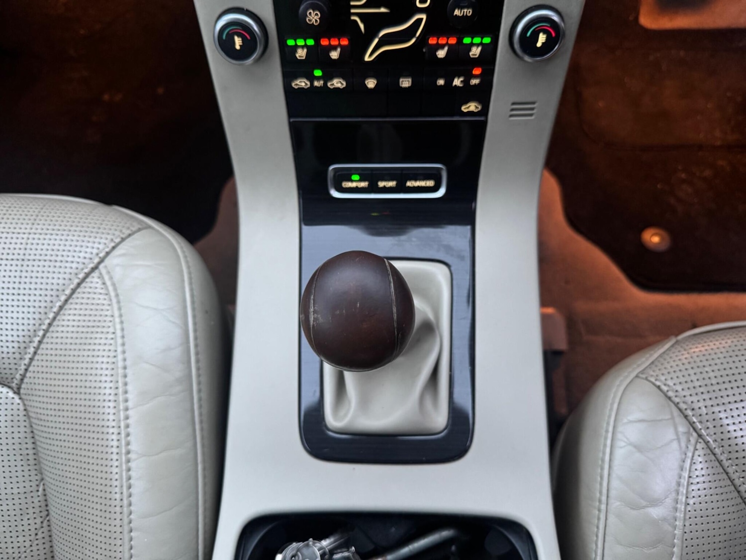 Used Volvo V70 2008 for sale - 76976502: Photo 12