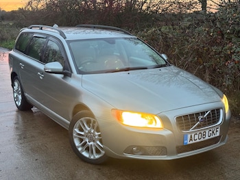 Used Volvo V70 2008 for sale - 76976502: Photo
