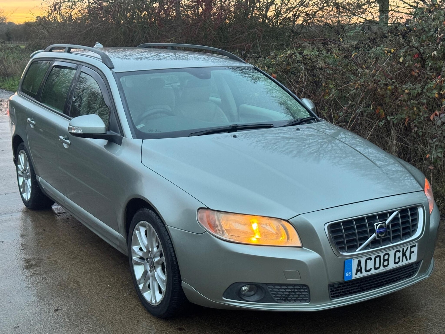 Used Volvo V70 2008 for sale - 76976502: Photo 3