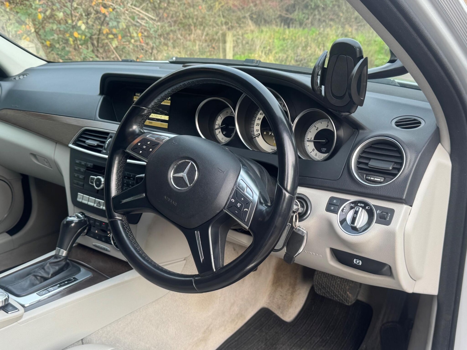 Used Mercedes-Benz C Class 2012 for sale - 76886538: Photo 11