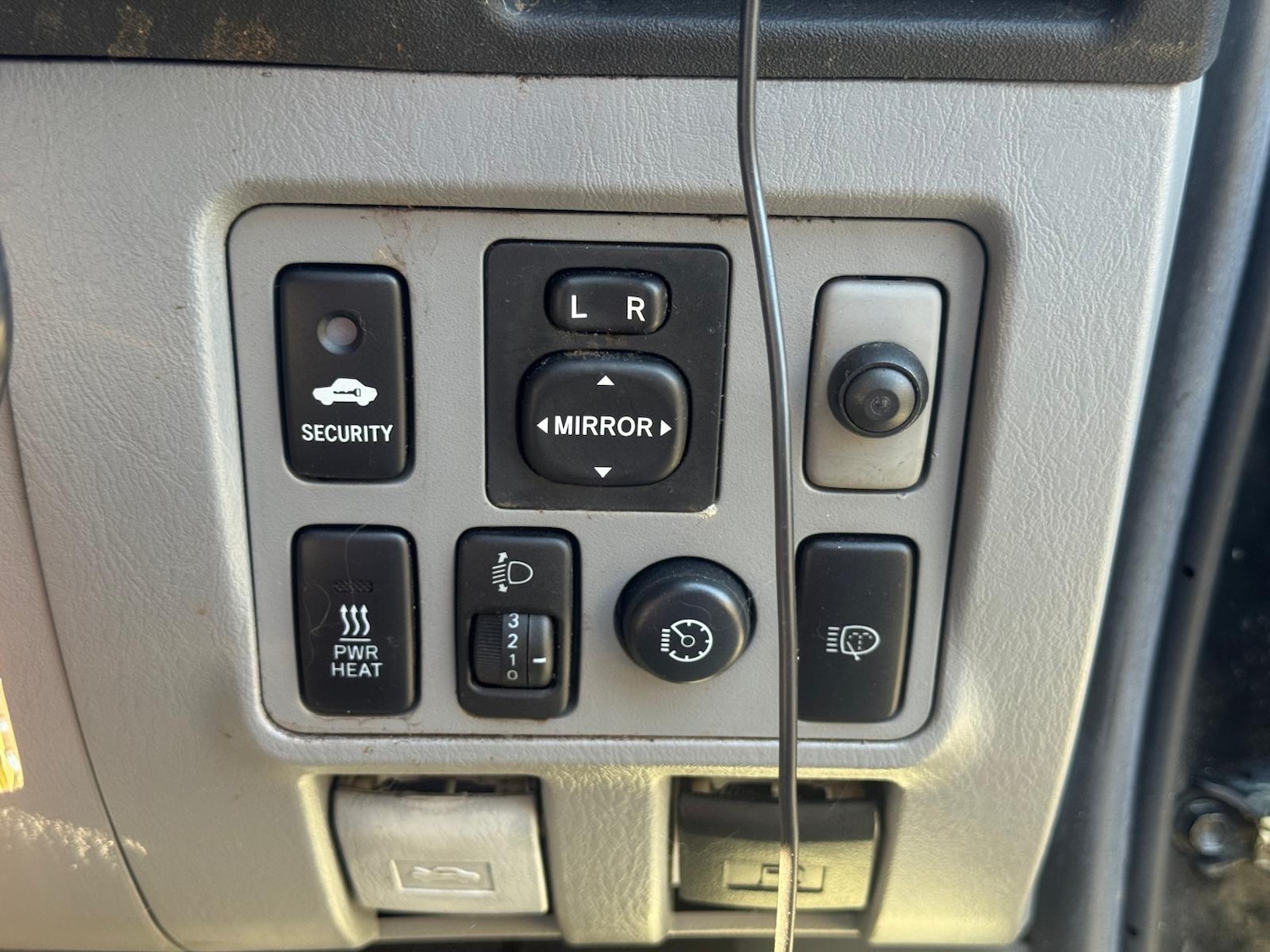 Used Toyota Hilux 2011 for sale - 77957241: Photo 13