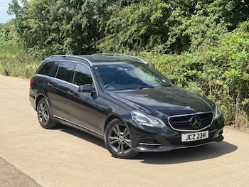 Used Mercedes-Benz E Class 2014 for sale - 79132296: Photo