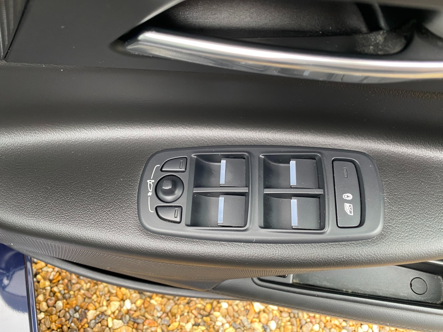 Used Jaguar XE 2016 for sale - 77675776: Photo 10