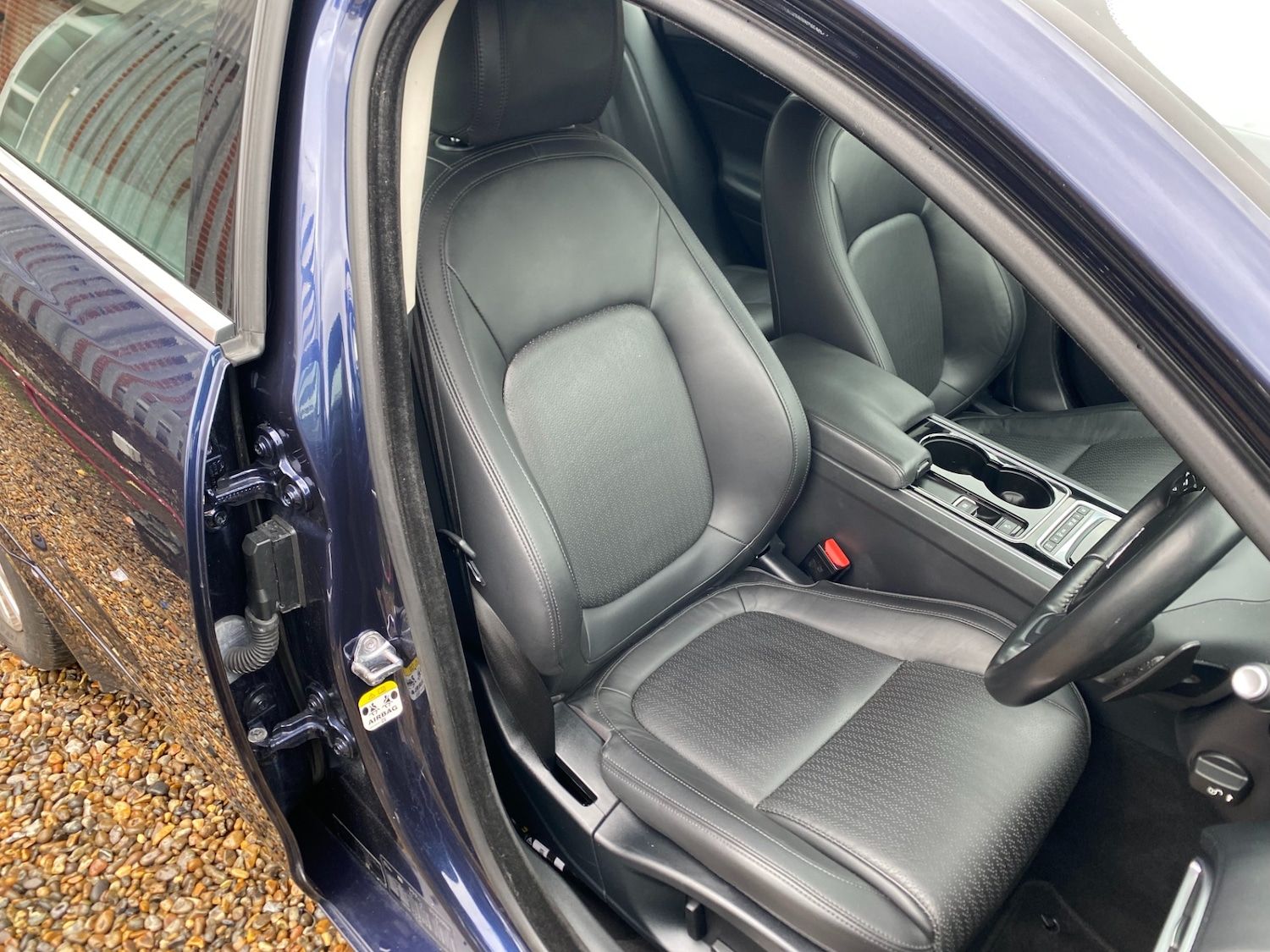 Used Jaguar XE 2016 for sale - 77675776: Photo 11