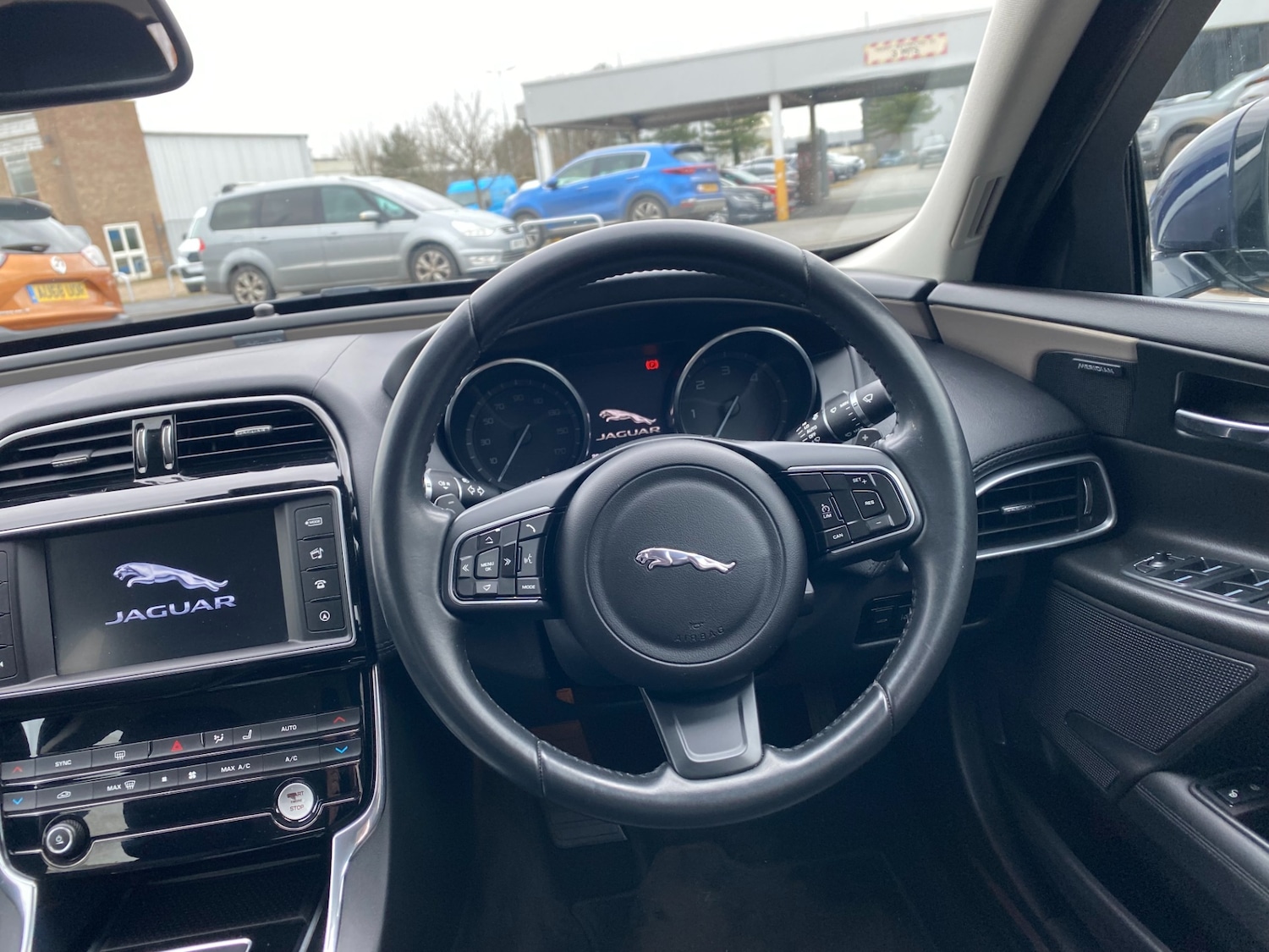 Used Jaguar XE 2016 for sale - 77675776: Photo 13