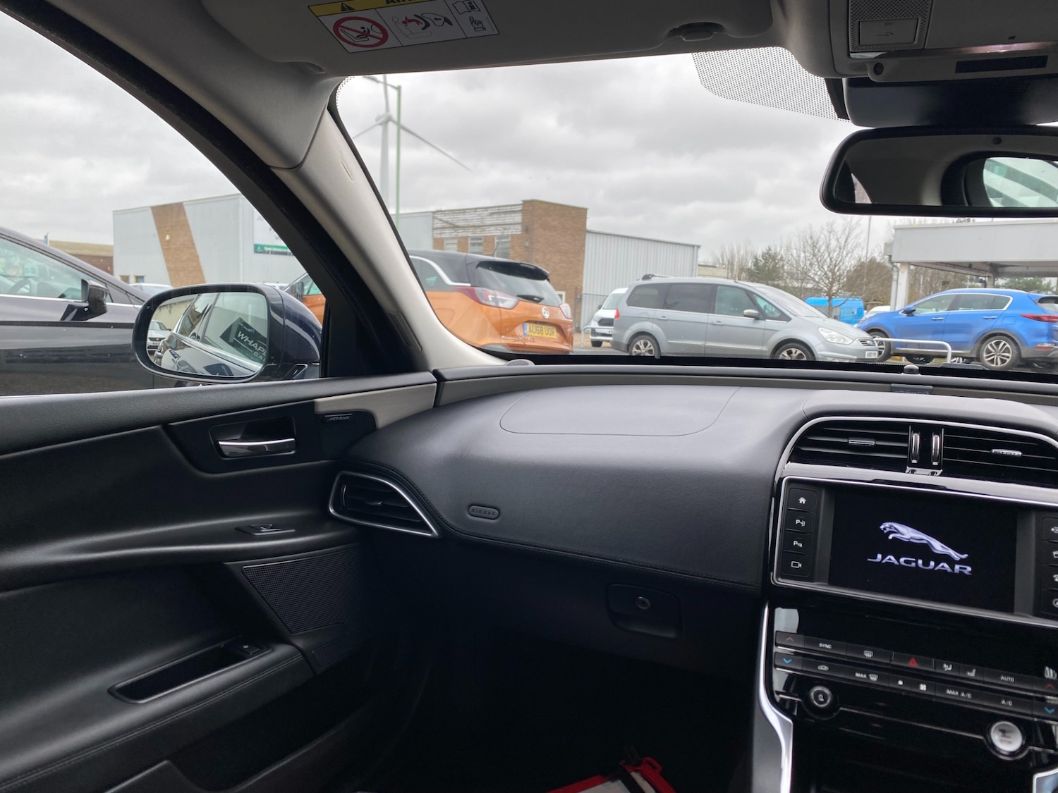 Used Jaguar XE 2016 for sale - 77675776: Photo 15