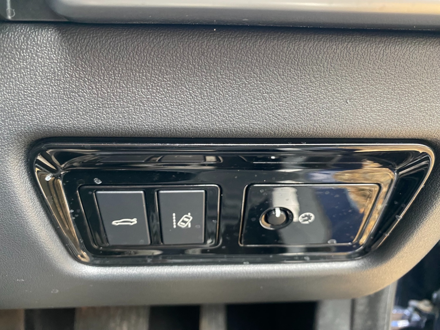 Used Jaguar XE 2016 for sale - 77675776: Photo 18