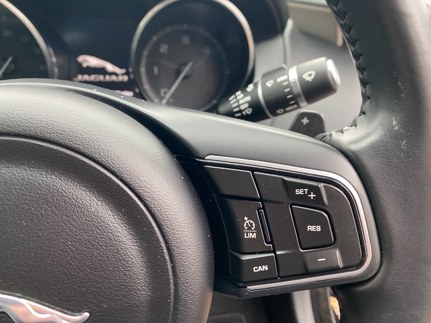 Used Jaguar XE 2016 for sale - 77675776: Photo 20