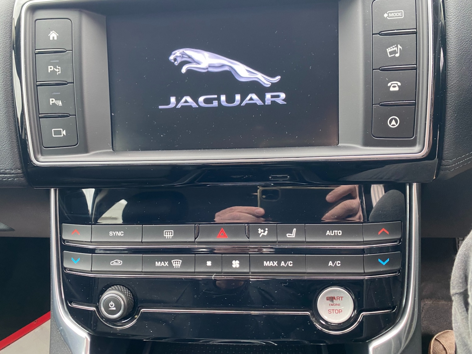 Used Jaguar XE 2016 for sale - 77675776: Photo 22