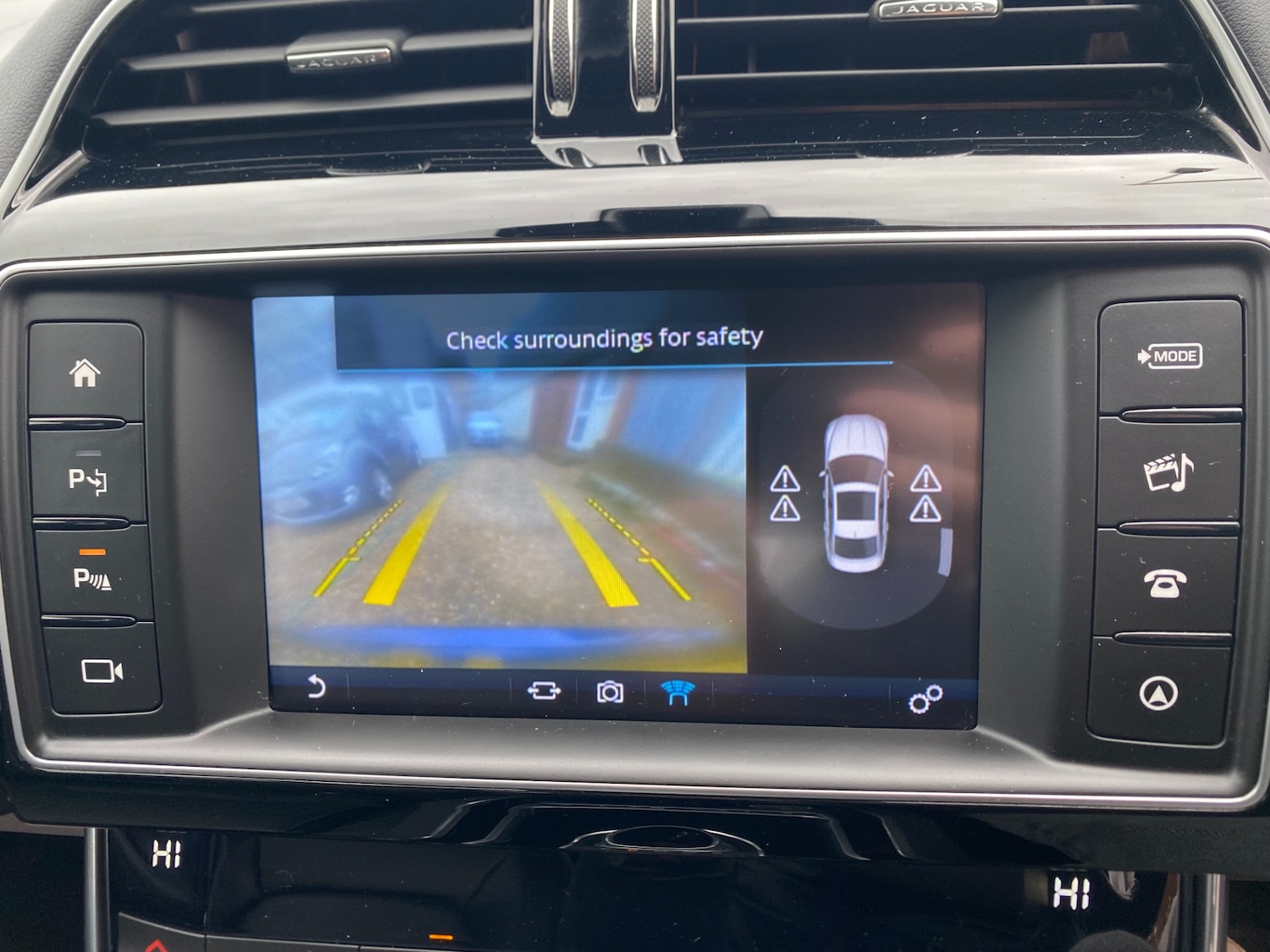 Used Jaguar XE 2016 for sale - 77675776: Photo 26