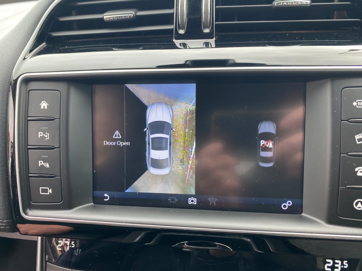 Used Jaguar XE 2016 for sale - 77675776: Photo 36