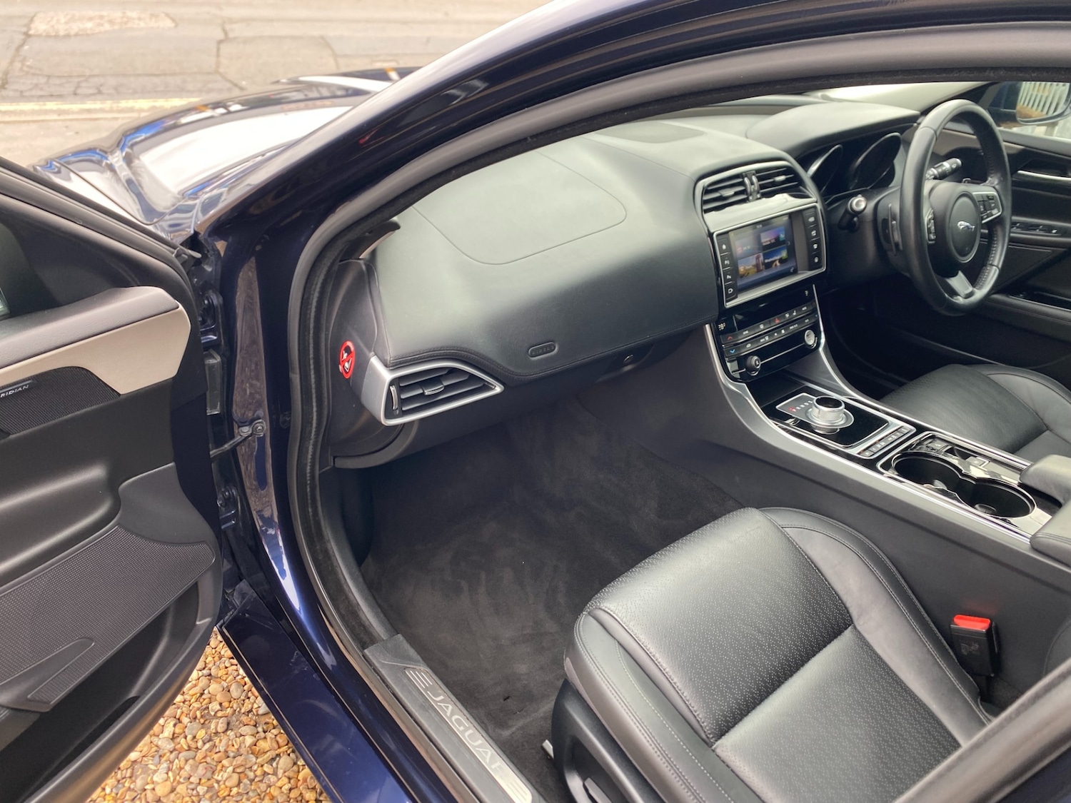 Used Jaguar XE 2016 for sale - 77675776: Photo 46