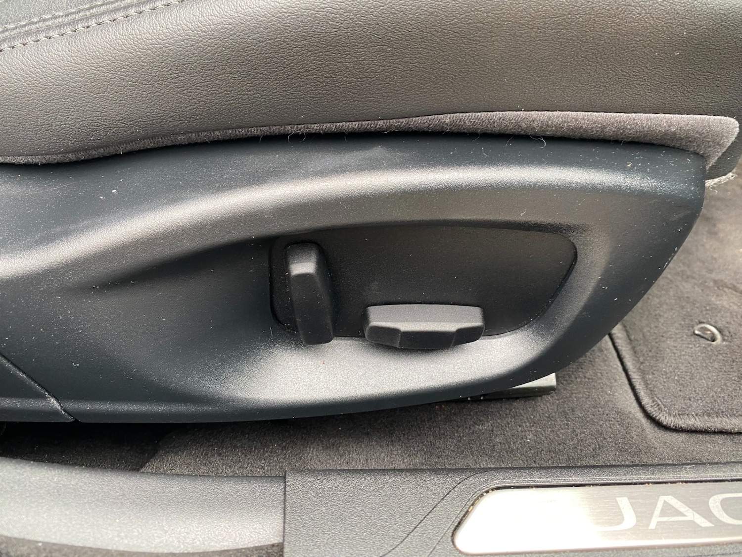 Used Jaguar XE 2016 for sale - 77675776: Photo 47