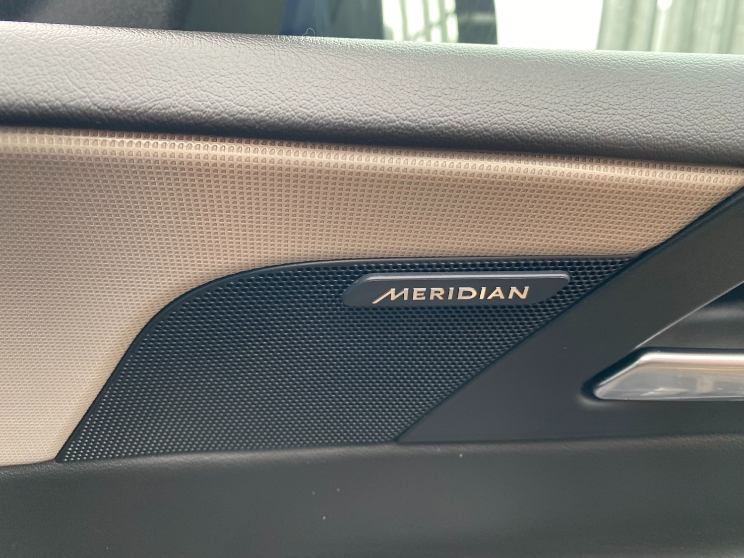 Used Jaguar XE 2016 for sale - 77675776: Photo 9