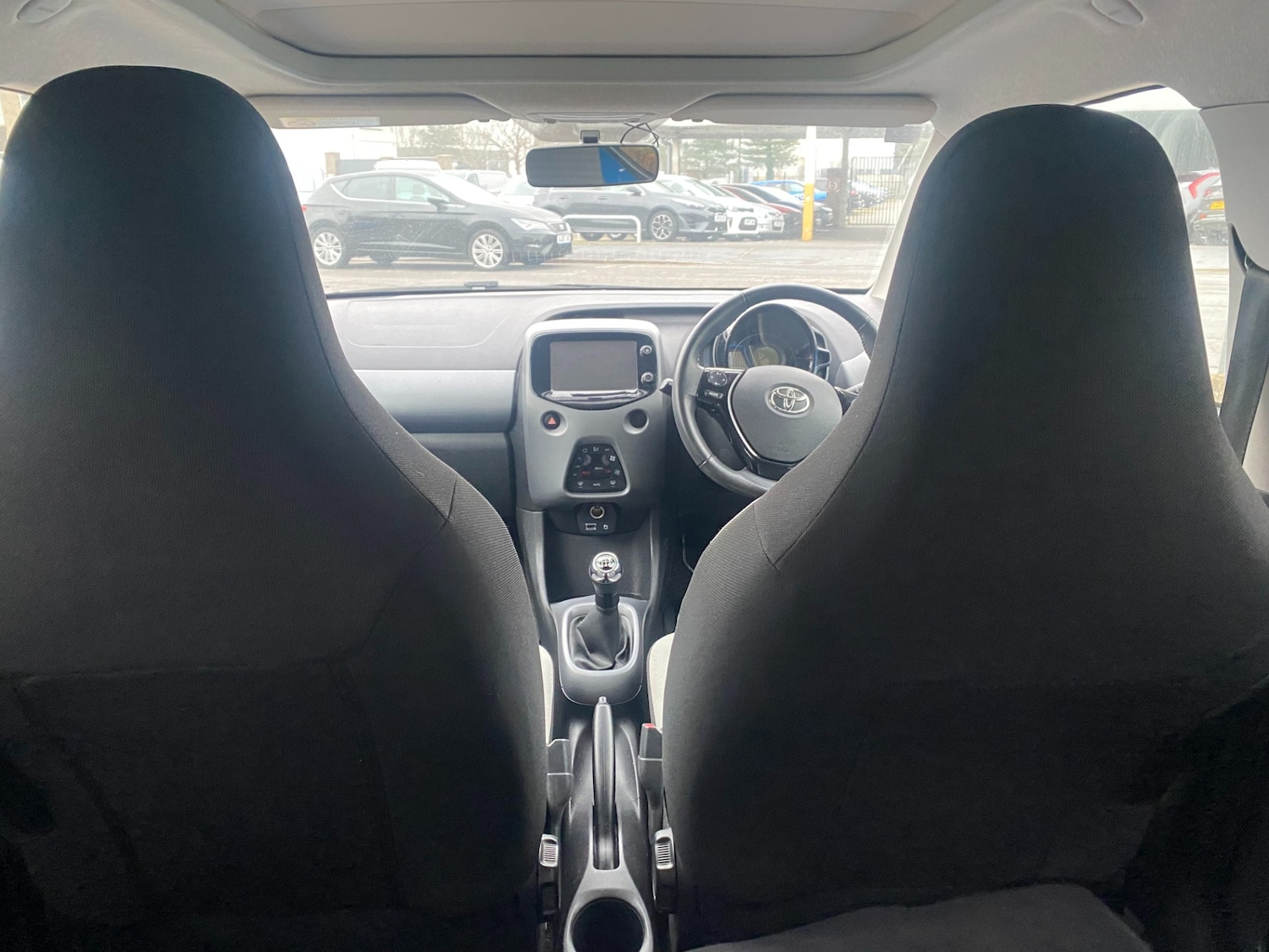 Used Toyota AYGO 2018 for sale - 77318500: Photo 6