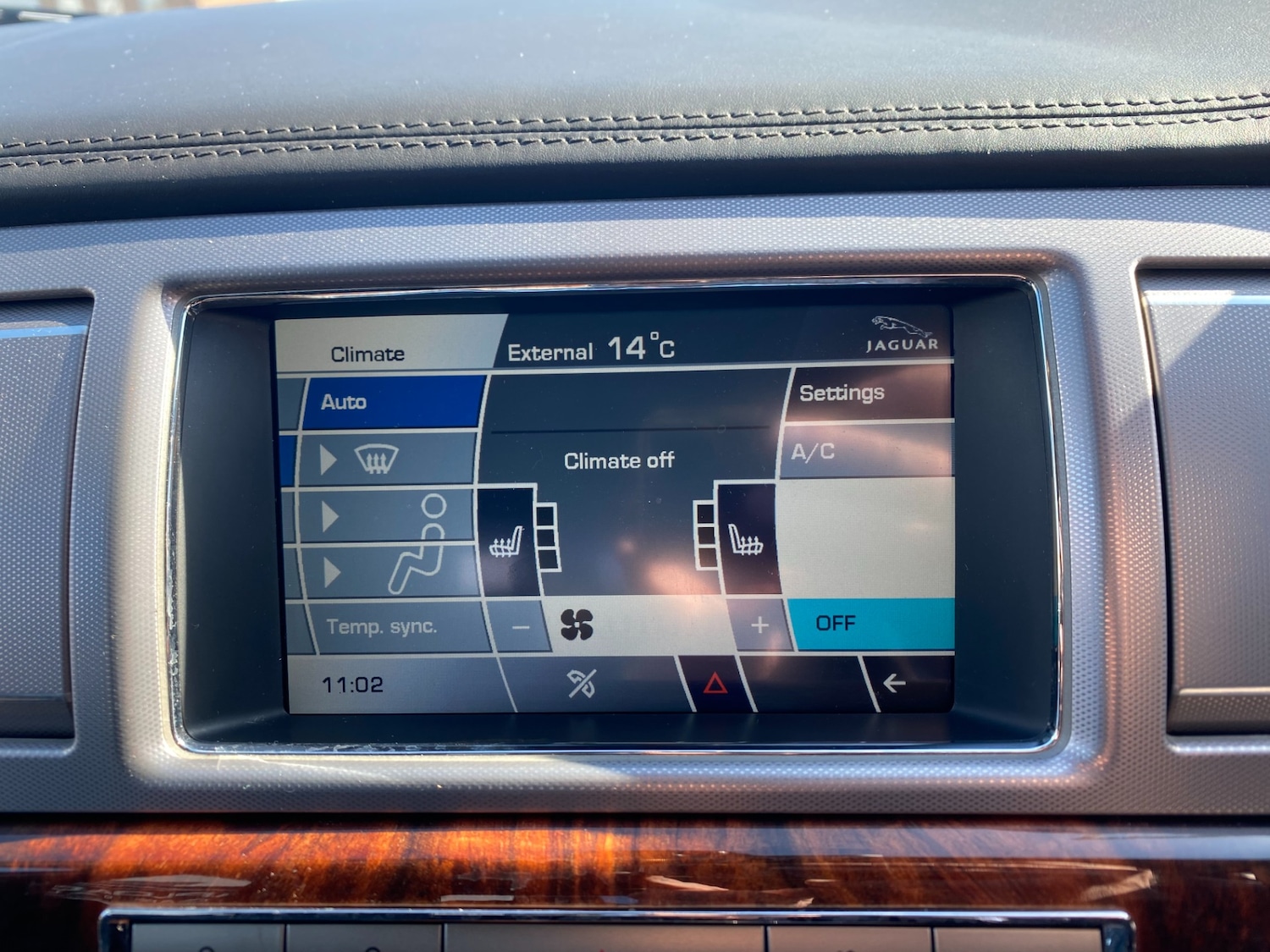 Used Jaguar XF 2010 for sale - 77931679: Photo 25