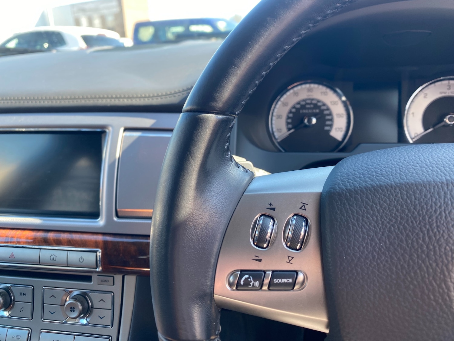 Used Jaguar XF 2010 for sale - 77931679: Photo 27