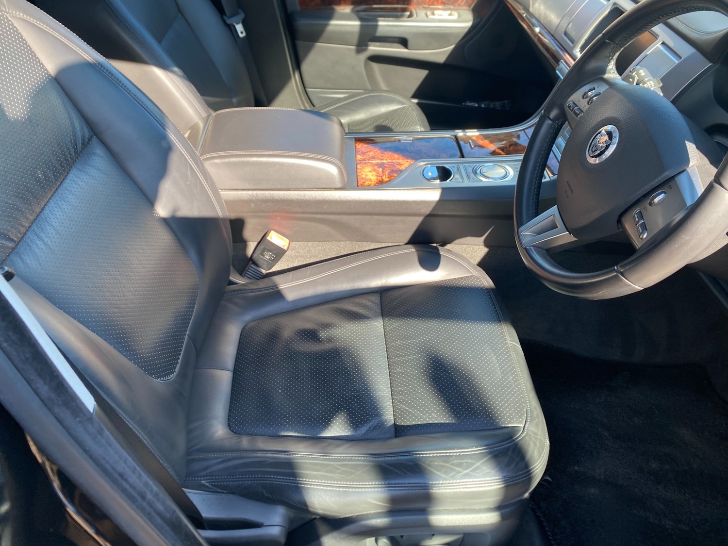 Used Jaguar XF 2010 for sale - 77931679: Photo 9