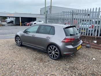 Used Volkswagen Golf 2015 for sale - 75406133: Photo