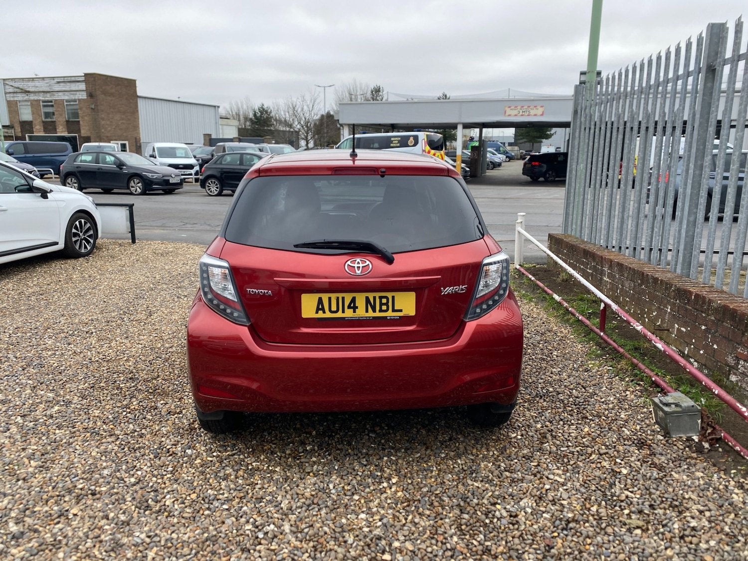 Used Toyota Yaris 2014 for sale - 77915783: Photo 2