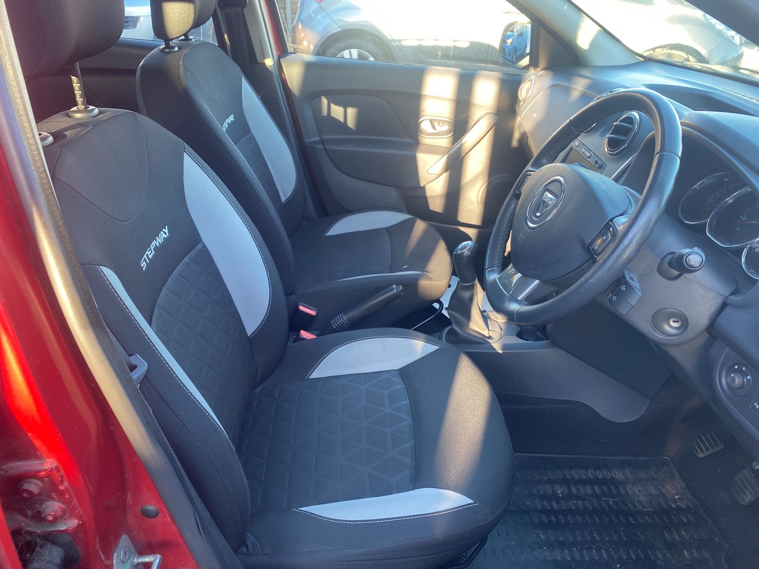 Used Dacia Sandero Stepway 2014 for sale - 76626642: Photo 10