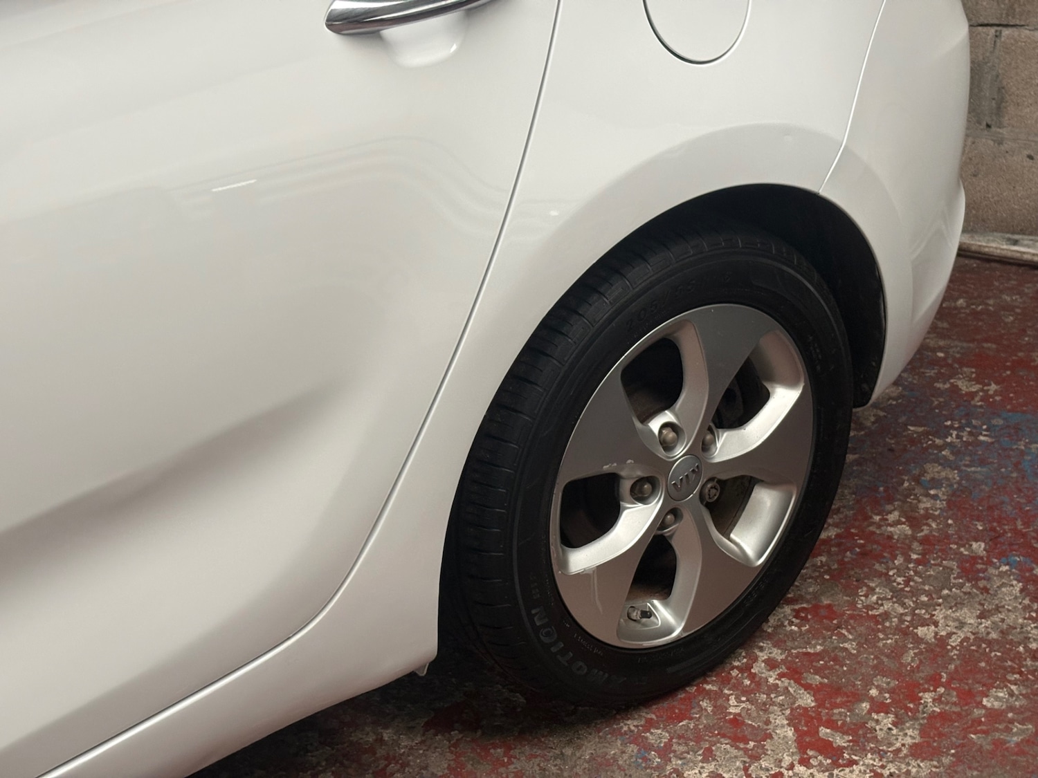 Used Kia Carens 2014 for sale - 76671143: Photo 15