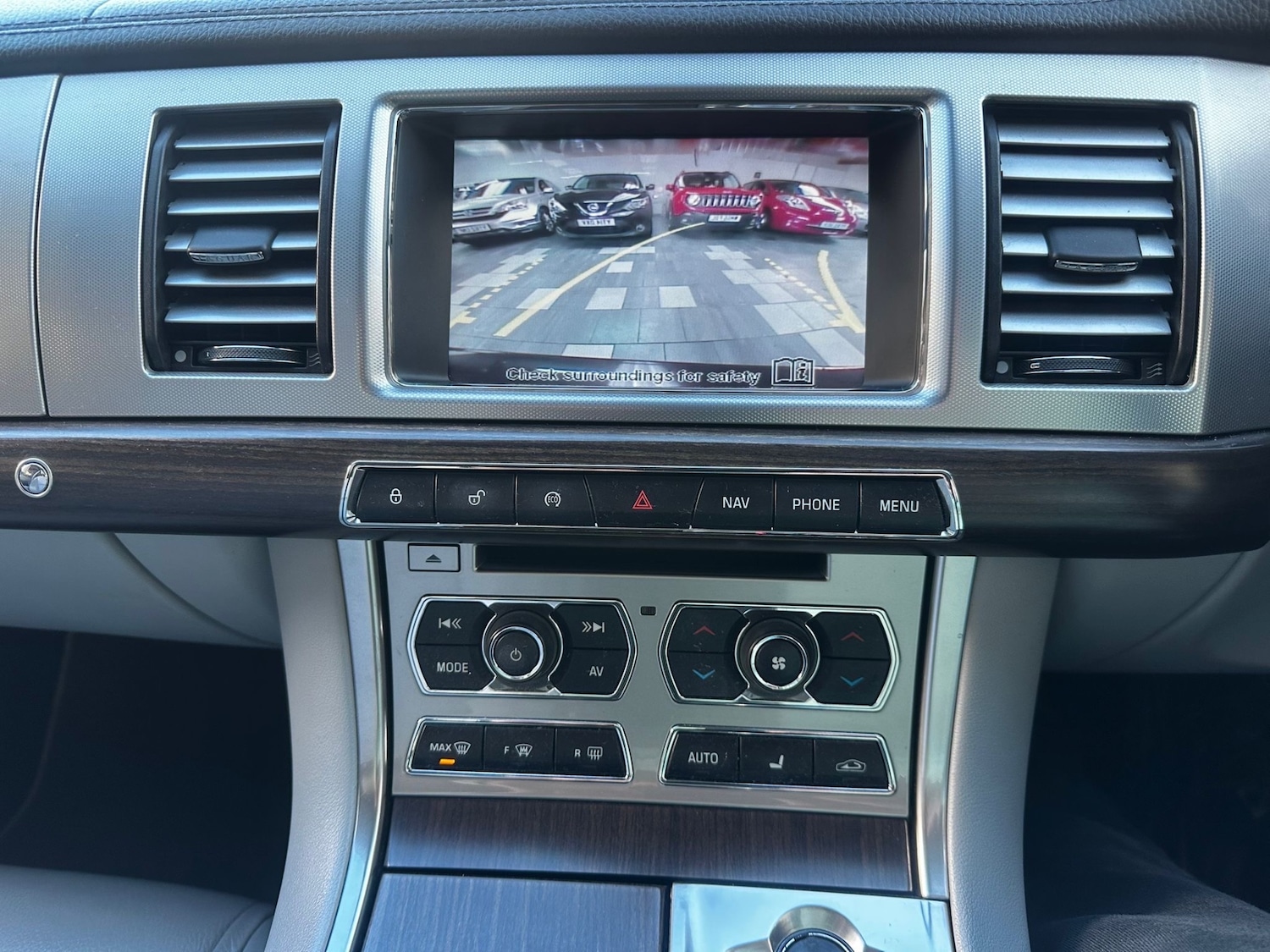 Used Jaguar XF 2011 for sale - 77394922: Photo 12