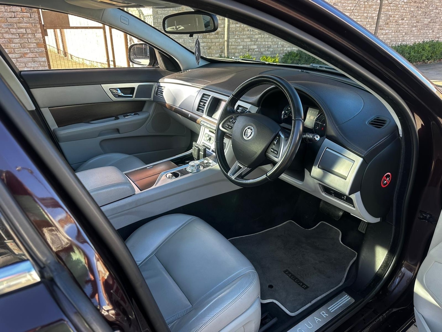 Used Jaguar XF 2011 for sale - 77394922: Photo 7