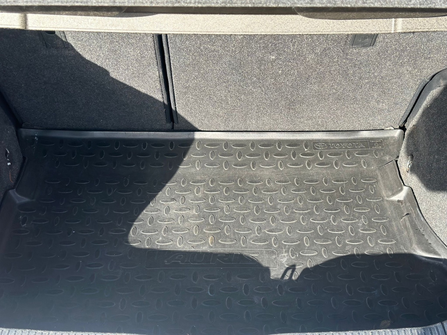 Used Toyota Auris 2010 for sale - 76427865: Photo 9