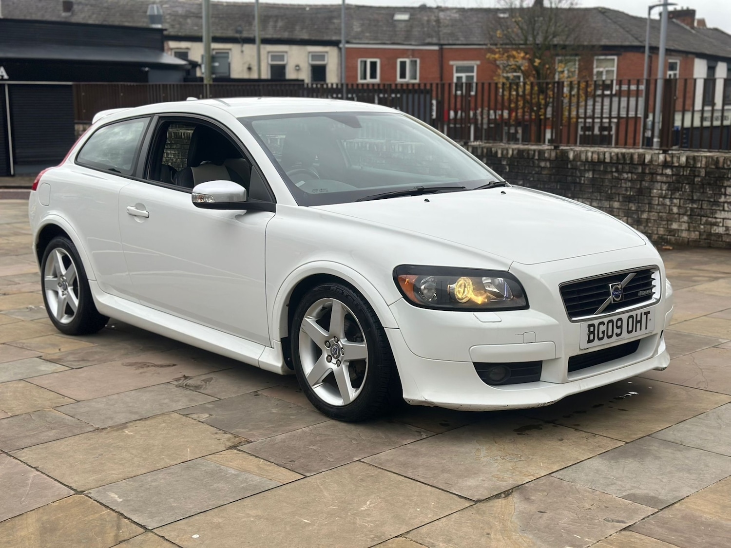 Used Volvo C30 2009 for sale - 76477347: Photo 1