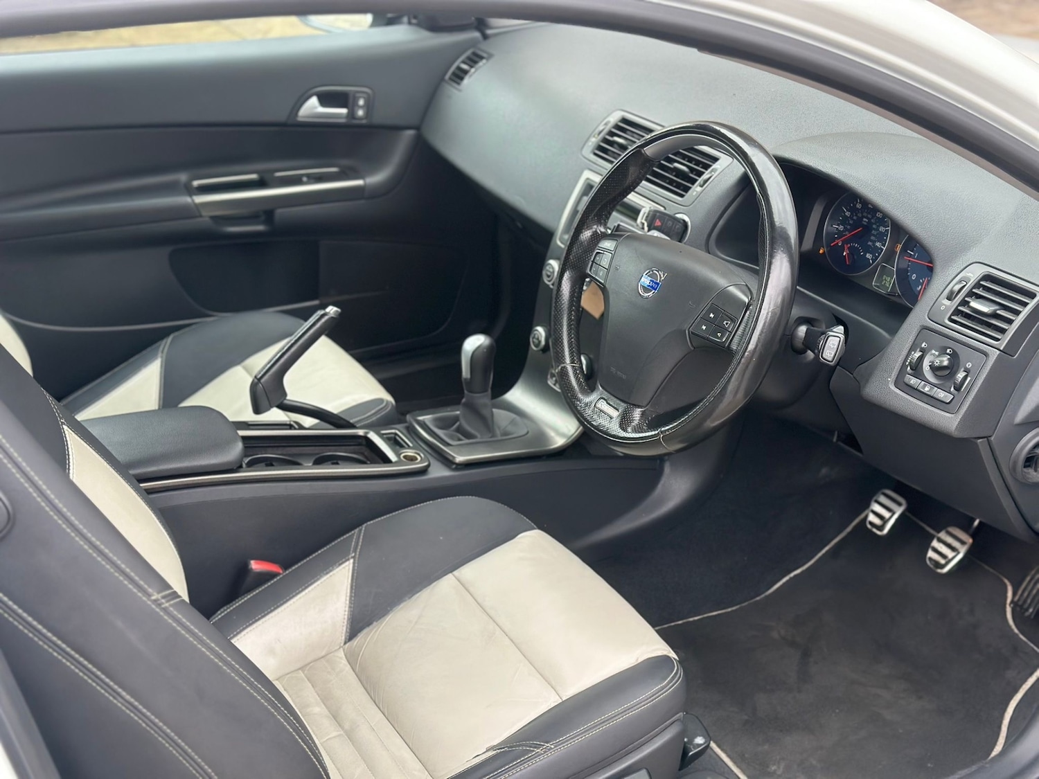 Used Volvo C30 2009 for sale - 76477347: Photo 8