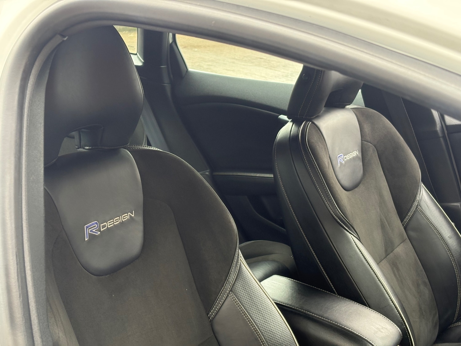 Used Volvo V40 2014 for sale - 78097596: Photo 14