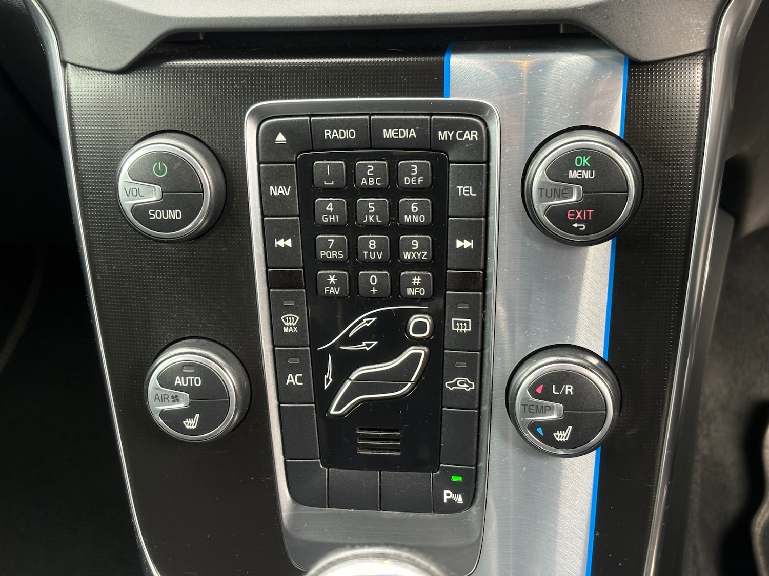 Used Volvo V40 2014 for sale - 78097596: Photo 21