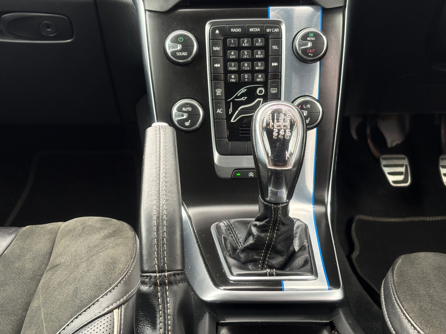 Used Volvo V40 2014 for sale - 78097596: Photo 23