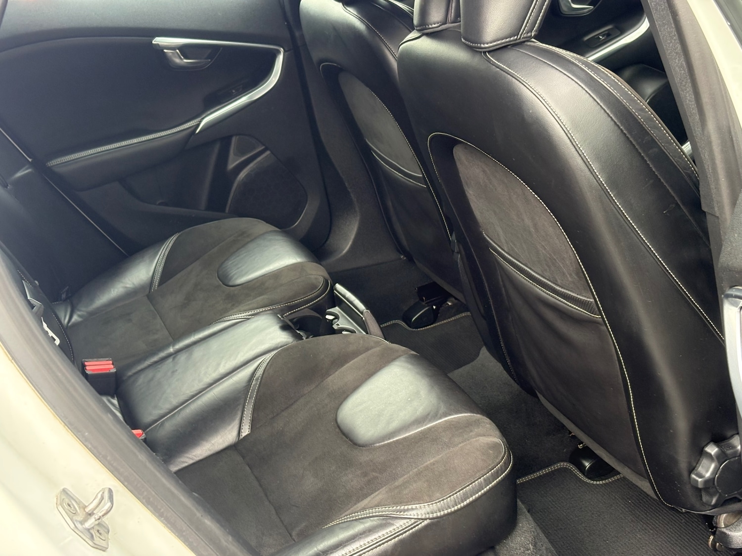 Used Volvo V40 2014 for sale - 78097596: Photo 27