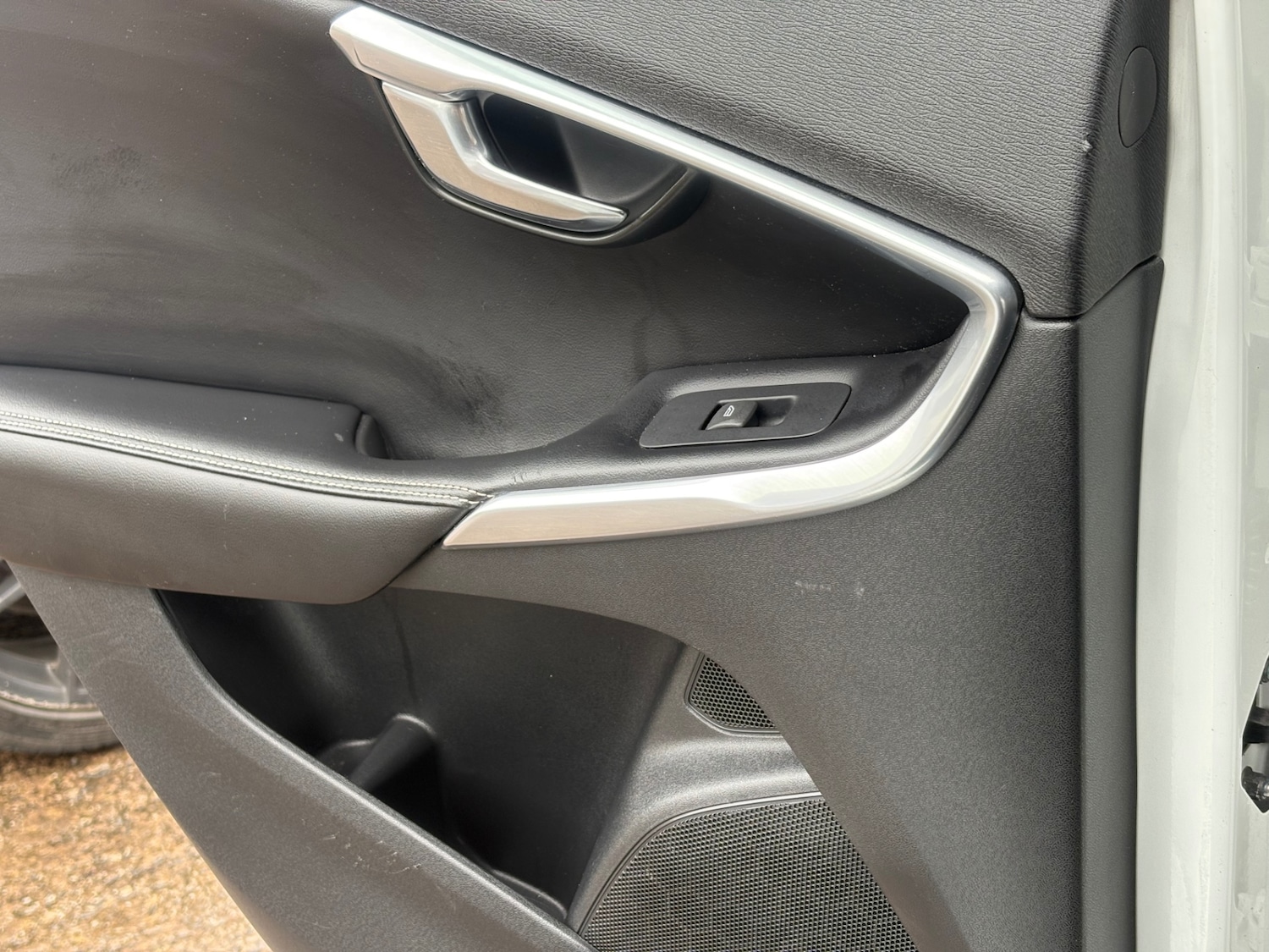 Used Volvo V40 2014 for sale - 78097596: Photo 30