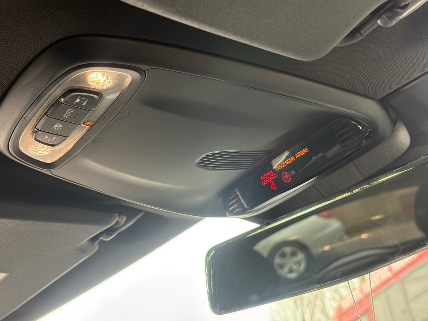 Used Volvo V40 2014 for sale - 78097596: Photo 32